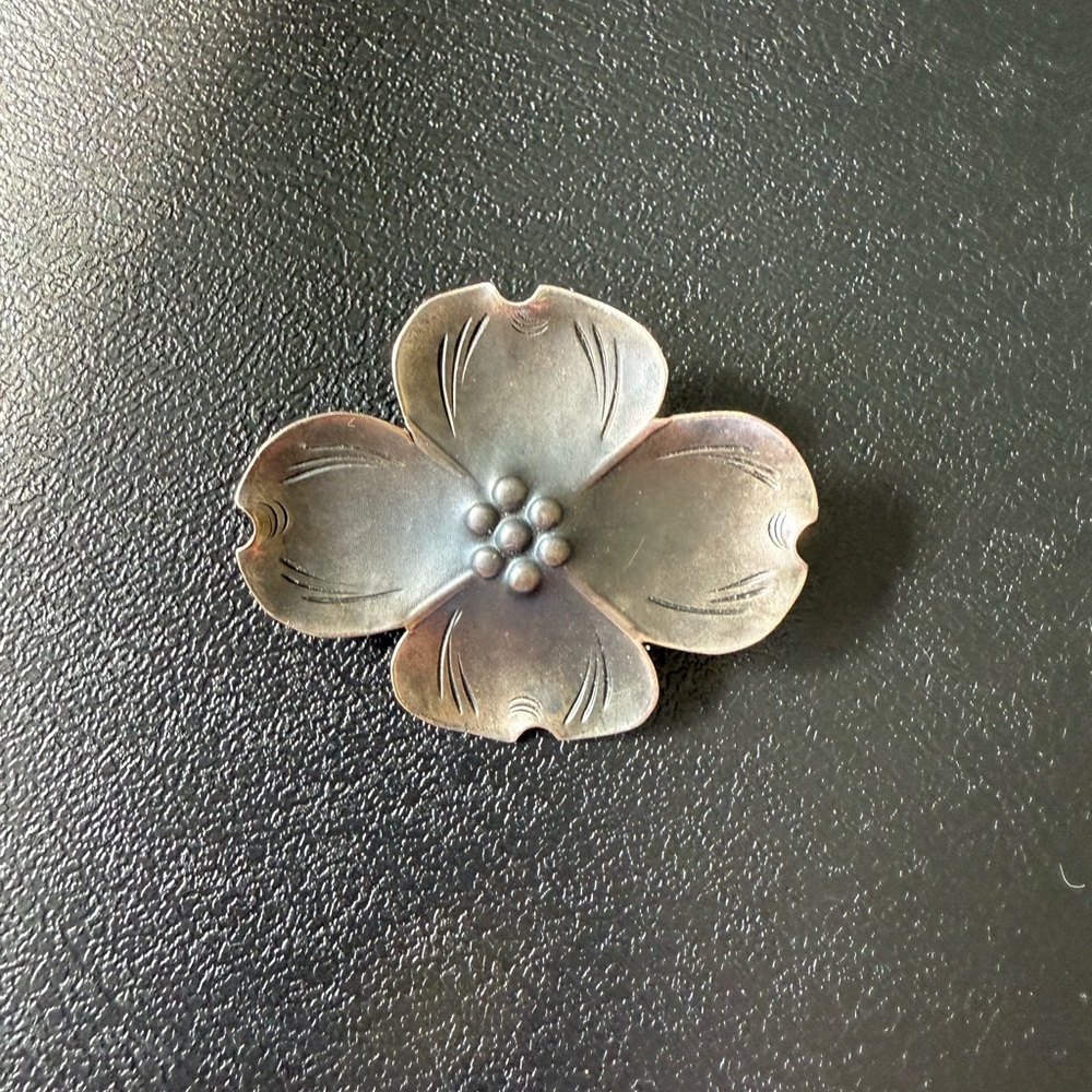 Stuart Nye Dogwood Sterling Silver designer  vintage Brooch.